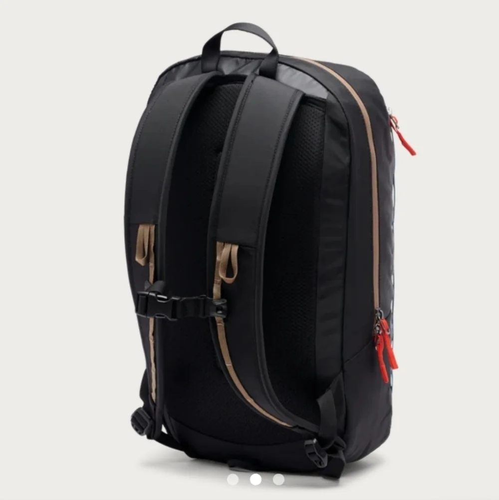 NWT cotopaxi Vaya 18L Backpack Cada Dia-Black